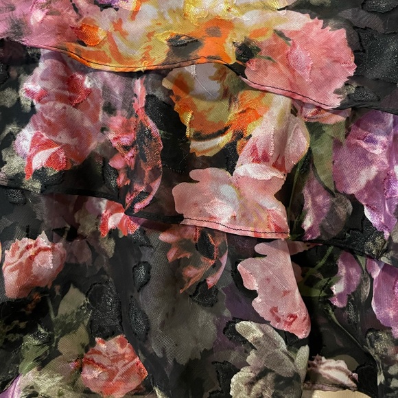 Alex Evenings stunning dressy evening blouse.  Floral print, burnout, tiered - Picture 5 of 9
